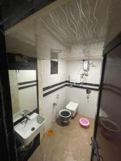 Hotel Vile Parle Executive Near Nanavati Hospital - Mumbai - 1