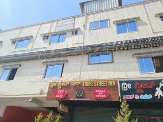 Hotel Three Street Inn - 1