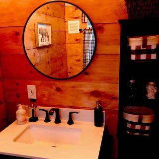 The Birches Cabin, at home in the woods! - 1