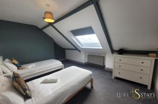 Luke Stays - Brighton Road - 1