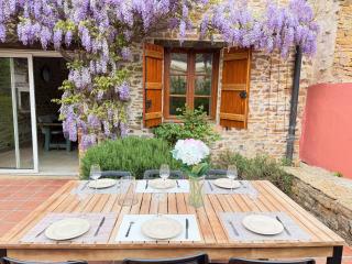 La Maison Rosie, Charme bourguignon, vue château, terrasse - 9