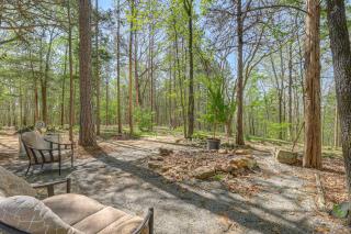 2 Mi to Cherokee Landing! Secluded Forest Escape - 8