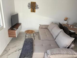 New Cozy Apartment Golem Beach Area - 9