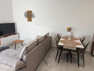 New Cozy Apartment Golem Beach Area - 8