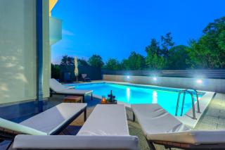 Luxury villa with heated pool & spa near Split - 0