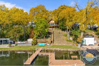 Lakefront Retreat with Dock BBQ and Lake Access - 0