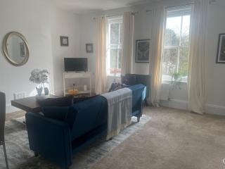 Brand New 1BR Near River Thames - 0