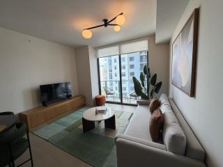 Downtown Luxury Condo - Pool & Gym - 1