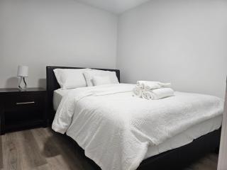 Bright & Cozy 2BR Suite Near WEM - 9