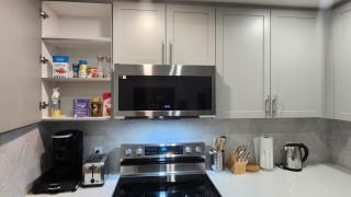 Bright & Cozy 2BR Suite Near WEM - 7