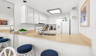 One Seagrove Place 0701 - 9
