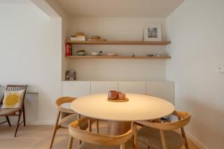 Stylish Central 2-Bedroom Renovated Apartment - 2