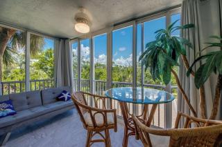 Peaceful Escape Near Beach with Relaxing Coastal Charm - South End Island Serenity - Roelens - 8