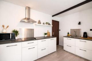 Le Studio by La Reine City Center - 8