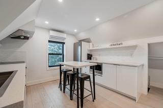 Leslieville 1BR Close to Queen St East - 3