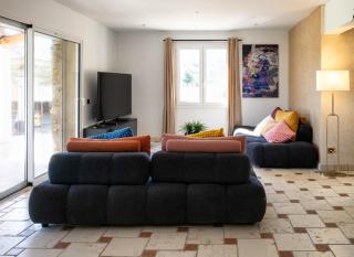 Nouveauté Villa Sainte Colombe en Provence avec une magnifique piscine sans vis à vis et un jardin avec une vue imprenable sur le Mont Ventoux - 7
