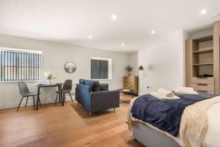 Contemporary Spacious Studio in Central Sheffield - 7