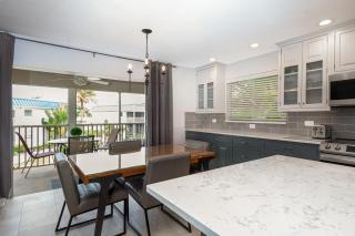 Modern Corner Unit B5 at Sanibel Arms West - 140 Steps to the Beach - 5