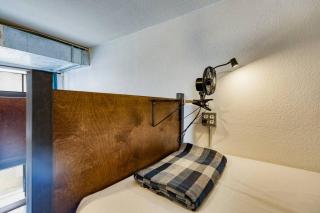 Firehouse Hostel - 9