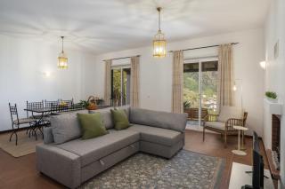 Nates House Two-bedroom house with garden - 8