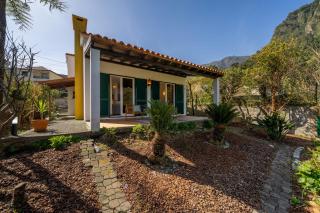 Nates House Two-bedroom house with garden - 5