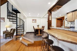 3-Bed Family Townhouse with Scenic Views & Patio - 2