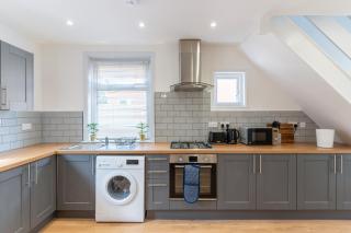 Stylish 3-Bedroom Home near Southampton General Hospital - 7
