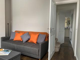 Kensington House Free Parking Sleeps 6 - 3