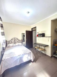 PC MONOAMBIENTE EQUIPADO en Zona residencial, cerca de todo! - 0