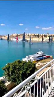 Sea Balcony House - 1