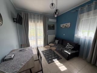 Lanari Valley House 2 - 0