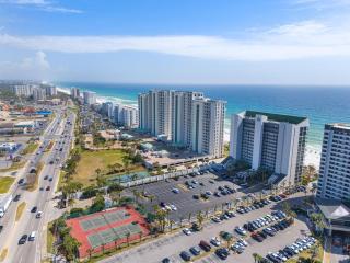 Central Destin Gulf Front 2BR Boho Chic w/ Balcony - 5
