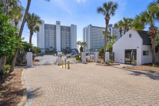 Central Destin Gulf Front 2BR Boho Chic w/ Balcony - 4