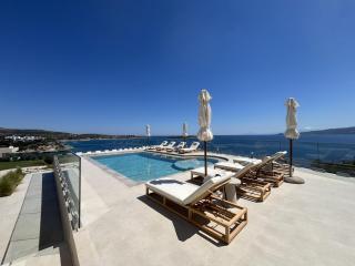 SeaWave Villas with Heated Pools, By Hellocrete - 6