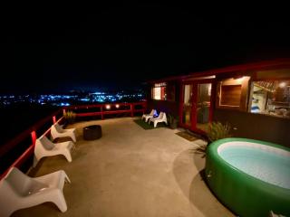 La Loma- Cozy Retreat with Jacuzzi & Views - 7