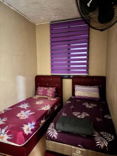 D Anggun Homestay - 5