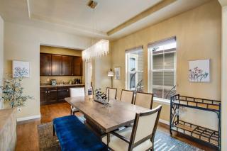 Prime Location EV Outlet Pets Ok - Sleeps 14 - 4