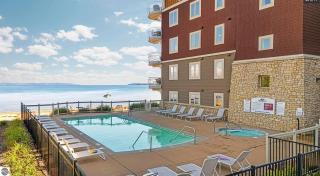 Beachy condo with Pool and Hot Tub - 3