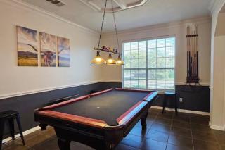 Spacious 4BR Retreat |Pool Table| Firepit & Hottub - 8