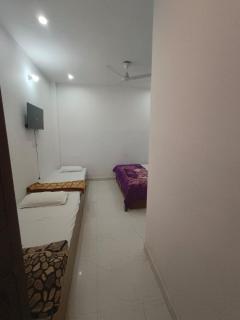 amit guest inn vrindavan - 5