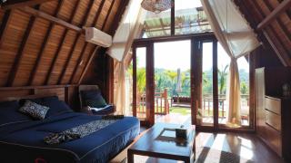 Cascadia Rad Villa - 8