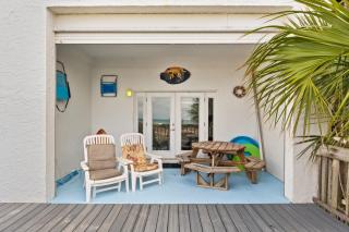Gulf-Front Surf Club Condo 2BR, Spacious Balcony, Peaceful East End Beach Access - 9