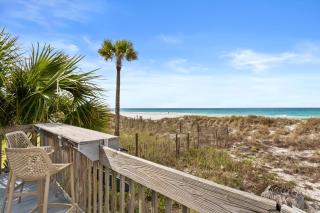 Gulf-Front Surf Club Condo 2BR, Spacious Balcony, Peaceful East End Beach Access - 2
