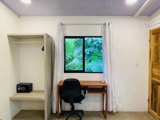 Jungle apartment with bathtub and outdoor shower - 7
