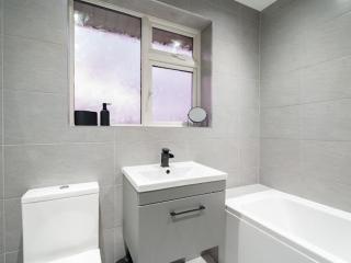 Modern tyne & wear house - 9