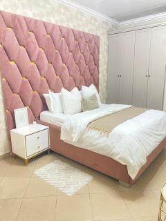 Andisa Airport pool Escape - 0