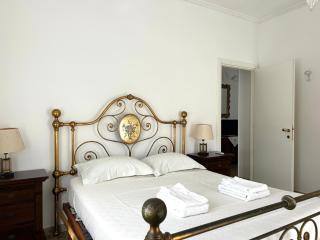 Bright apartment for 5 parking 20 mins to station near park and shops Portovenere and Cinque Terre panoramic road way - 7