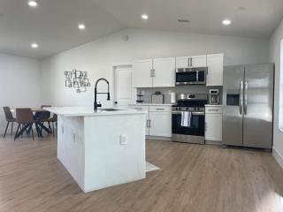 Modern Comfort in Port St Lucie - 2