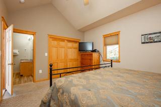 Rocky Mountain Lodge - 2