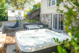 Game Room and Hot Tub Family Gem on Lake Hopatcong - 7